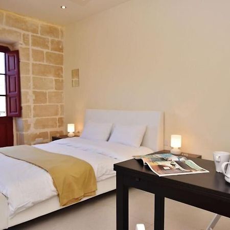 Vallettastay - Lucky Star Studio Apartment 302 ภายนอก รูปภาพ