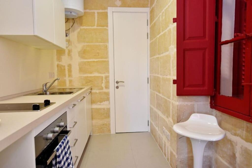 Vallettastay - Lucky Star Studio Apartment 302 ภายนอก รูปภาพ
